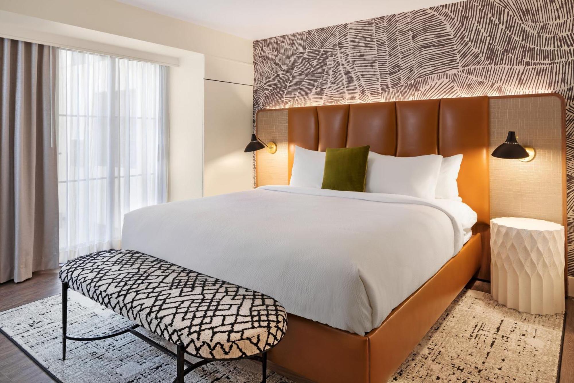 Hotel Burton House, Beverly Hills, A Tribute Portfolio